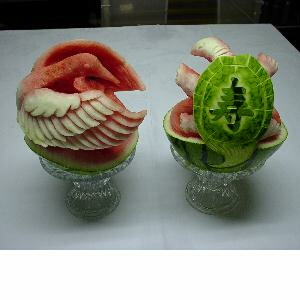 watermelon sculpture: The Japanese crane and tortoise which call a fortune.