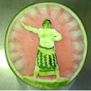 watermelon sculpture: Sumou. (Wrestler)